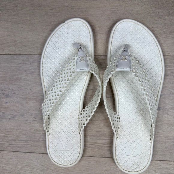 Louis Vuitton White Perforated Rubber Tattoo Thong Sandals - Picture 6 of 11